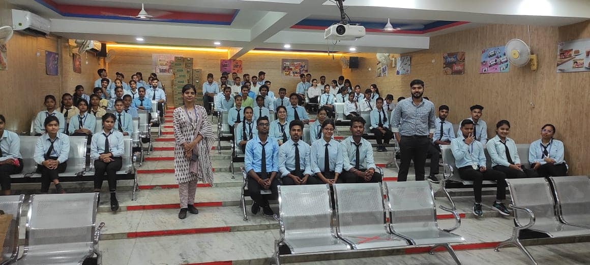 Interactive Classroom Discussion at VCM
